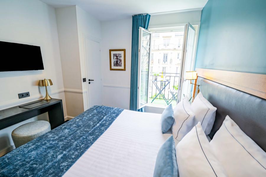 Hôtel Le Cercle - Classic room with Eiffel Tower balcony
