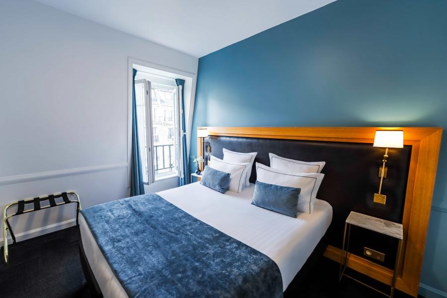 Hôtel Le Cercle - Classic room with Eiffel Tower view