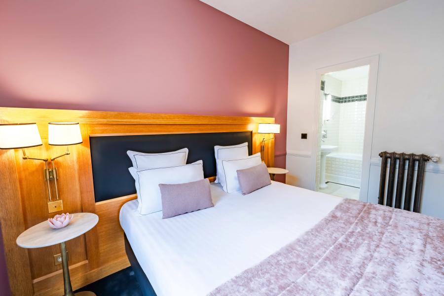 Hôtel Le Cercle - Superior room with balcony Eiffel Tower view