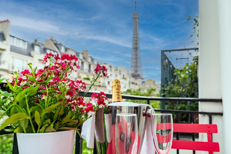 Hôtel Le Cercle - Superior room With balcony Eiffel Tower view